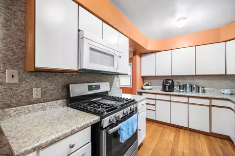 Kitchen - 200 Egnor Dr, Galloway, NJ 08205 photo 1 of 4
