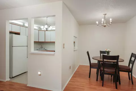 Dining - 17 Apache Ct #17, Absecon, NJ 08205 photo 1 of 2