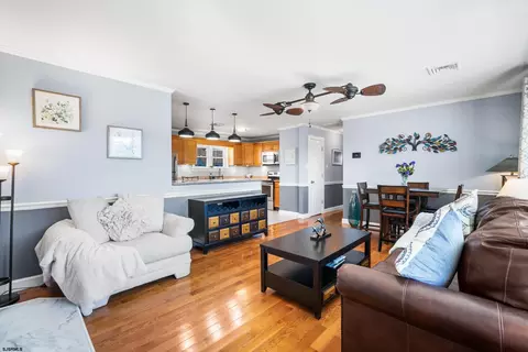 Living - 800 Evans Blvd, Brigantine, NJ 08203 photo 2 of 3
