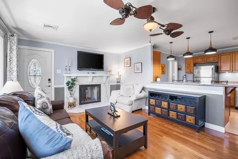 Living - 800 Evans Blvd, Brigantine, NJ 08203 photo 3 of 3