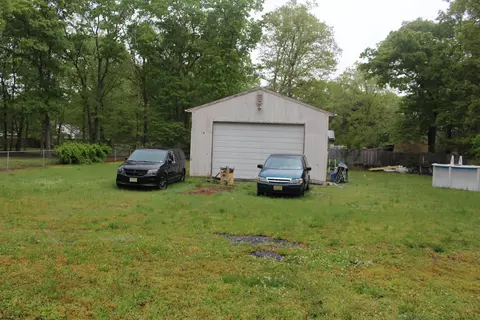 Exterior - 237 E Oakbourne Ave, Galloway, NJ 08205 photo 4 of 5