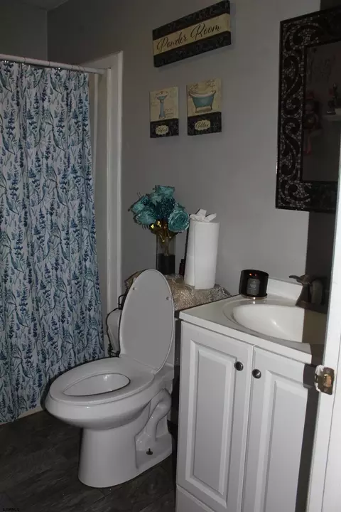 Bath - 237 E Oakbourne Ave, Galloway, NJ 08205 photo 1 of 2
