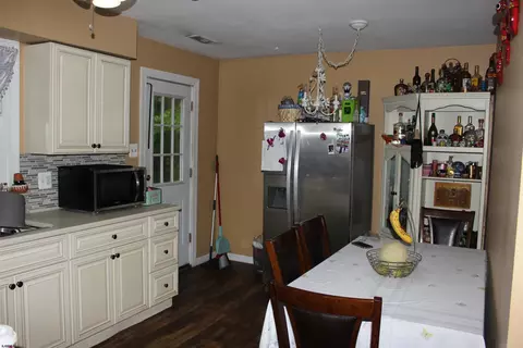 Kitchen - 237 E Oakbourne Ave, Galloway, NJ 08205 photo 2 of 3