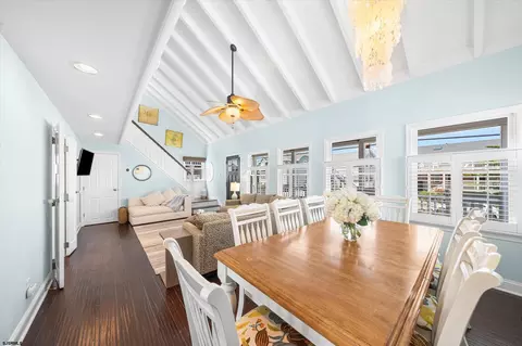 Dining - 8610 3rd Ave, Stone Harbor, NJ 08247 photo 2 of 4