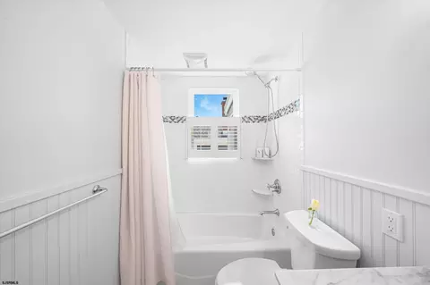 Bath - 8610 3rd Ave, Stone Harbor, NJ 08247 photo 2 of 4