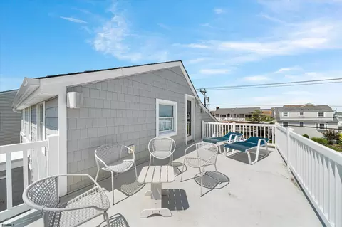 Exterior - 8610 3rd Ave, Stone Harbor, NJ 08247 photo 10 of 19