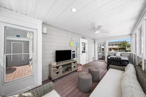 Exterior - 8610 3rd Ave, Stone Harbor, NJ 08247 photo 8 of 19
