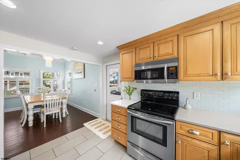 Kitchen - 8610 3rd Ave, Stone Harbor, NJ 08247 photo 6 of 6