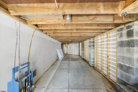 Entry Way - 8610 3rd Ave, Stone Harbor, NJ 08247 photo 4 of 4