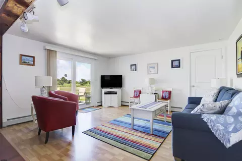 Living - 801 Evans Blvd, Brigantine, NJ 08203 photo 2 of 3