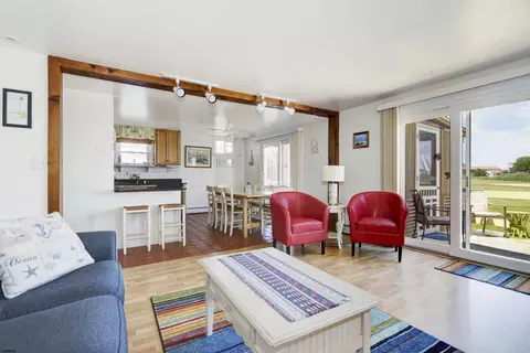 Living - 801 Evans Blvd, Brigantine, NJ 08203 photo 1 of 3