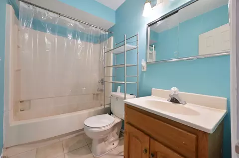 Bath - 730 E Belmar Ave, Galloway, NJ 08205 photo 2 of 2