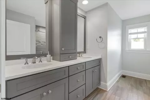 Bath - 2612 Commonwealth Ave, Strathmere, NJ 08248 photo 3 of 3