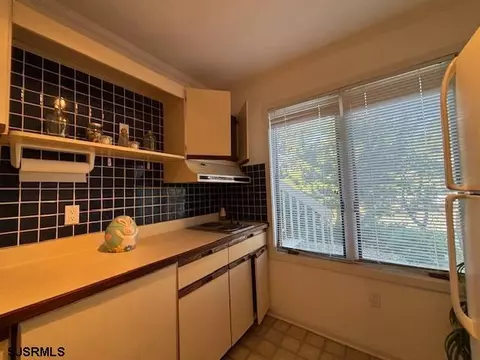 Kitchen - 2 Surfside Rd, Brigantine, NJ 08203 photo 4 of 5