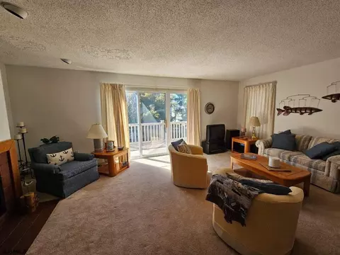 Living - 2 Surfside Rd, Brigantine, NJ 08203 photo 2 of 4