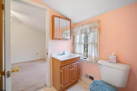 Bath - 303 Nectar Ave, Galloway, NJ 08205 photo 2 of 2