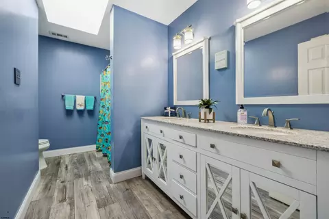 Bath - 2011 Cedar Ln, Ocean View, NJ 08230 photo 4 of 4