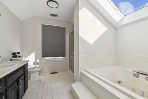 Bath - 2011 Cedar Ln, Ocean View, NJ 08230 photo 2 of 4