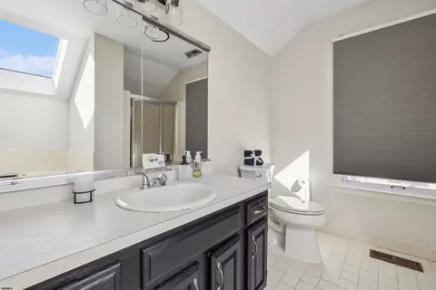 Bath - 2011 Cedar Ln, Ocean View, NJ 08230 photo 1 of 4