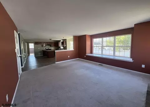 Living - 127 Ruby Dr, Egg Harbor Township, NJ 08234 photo 5 of 10