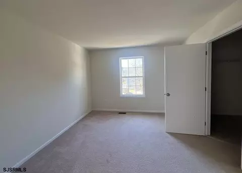 Bedroom - 127 Ruby Dr, Egg Harbor Township, NJ 08234 photo 2 of 6