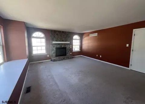 Living - 127 Ruby Dr, Egg Harbor Township, NJ 08234 photo 6 of 10
