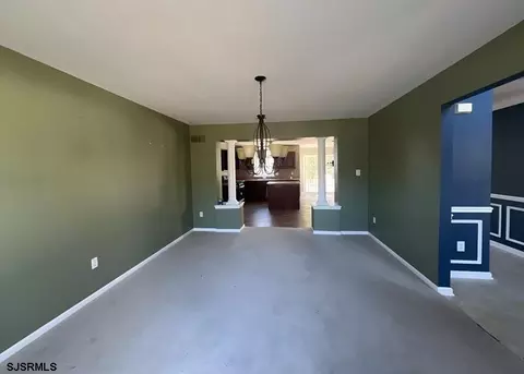 Living - 127 Ruby Dr, Egg Harbor Township, NJ 08234 photo 4 of 10