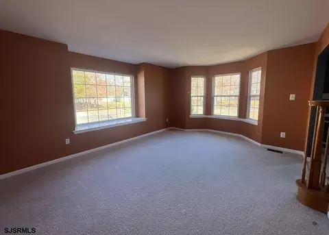 Living - 127 Ruby Dr, Egg Harbor Township, NJ 08234 photo 2 of 10