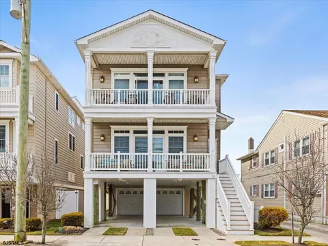 16 S Decatur Ave, Margate City, NJ 08402