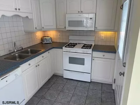 115 E Cedar Ave, Somers Point, NJ 08244 photo 7