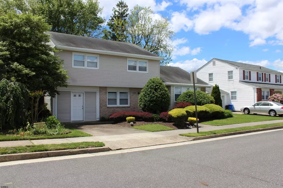 Exterior - 614 N Delavan Ave, Margate City, NJ 08402 photo 2 of 6