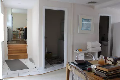 Entry Way - 614 N Delavan Ave, Margate City, NJ 08402 photo 1 of 1
