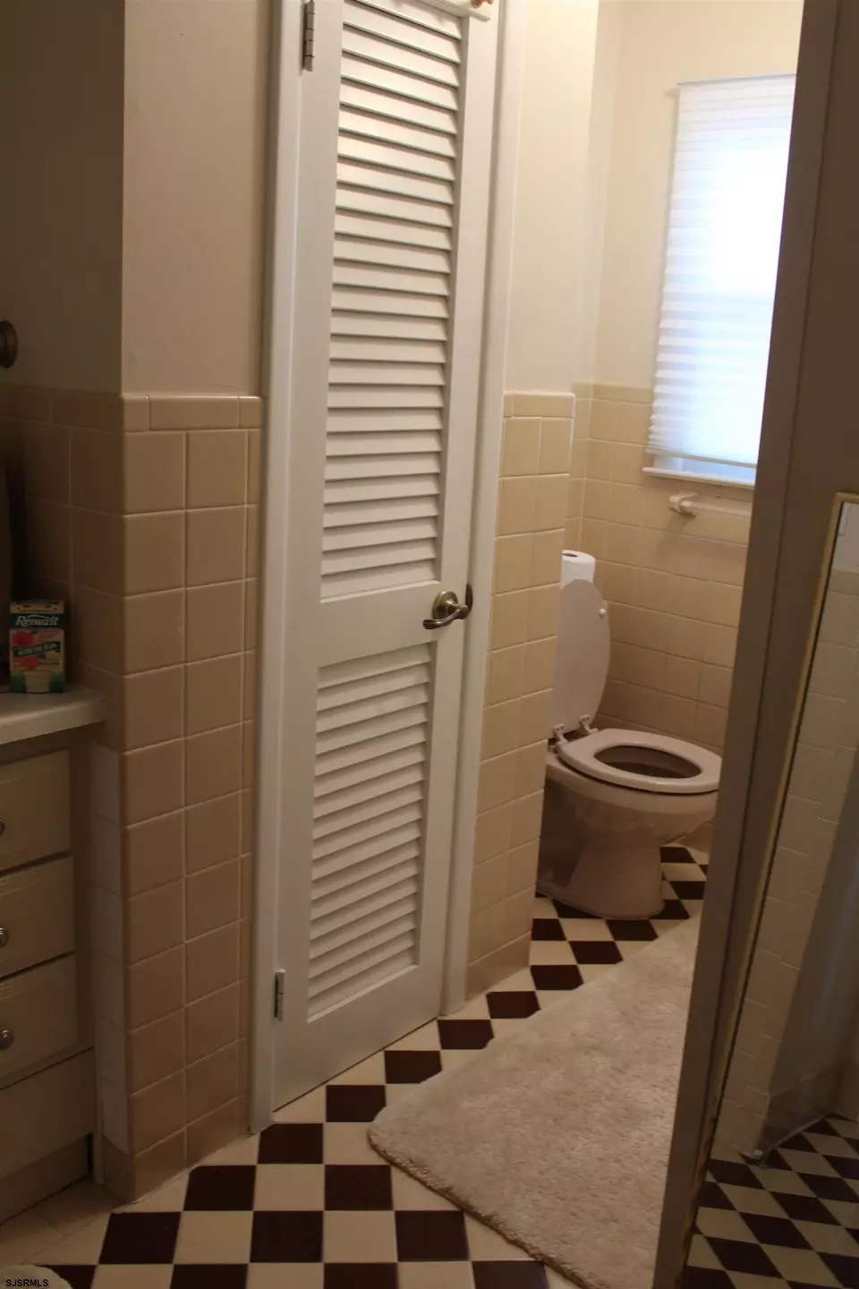 Bath - 614 N Delavan Ave, Margate City, NJ 08402 photo 4 of 4