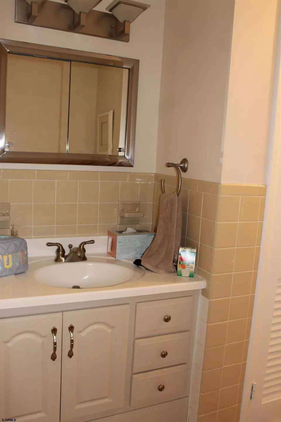 Bath - 614 N Delavan Ave, Margate City, NJ 08402 photo 3 of 4