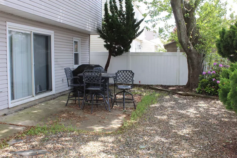 Exterior - 614 N Delavan Ave, Margate City, NJ 08402 photo 4 of 6