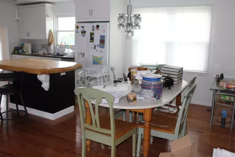 Dining - 614 N Delavan Ave, Margate City, NJ 08402 photo 1 of 2