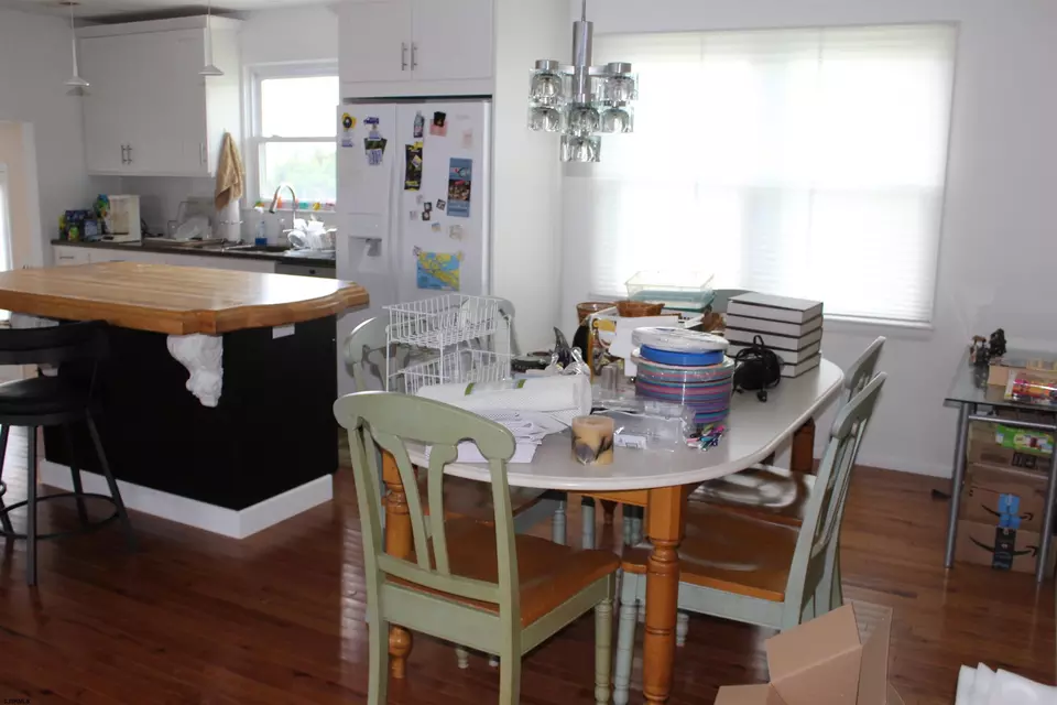 Dining - 614 N Delavan Ave, Margate City, NJ 08402 photo 1 of 2