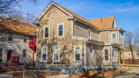 818 E Pear St, Vineland, NJ 08360