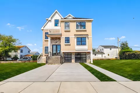 323 N Huntington Ave, Margate City, NJ 08402