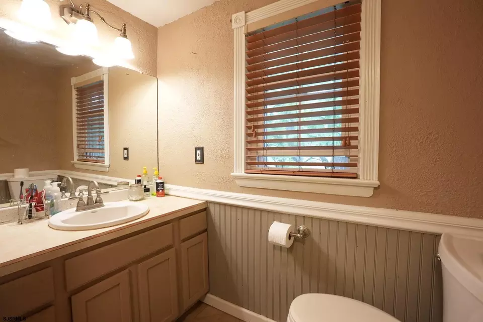 Bath - 553 Irving Ave, Bridgeton, NJ 08302 photo 3 of 4