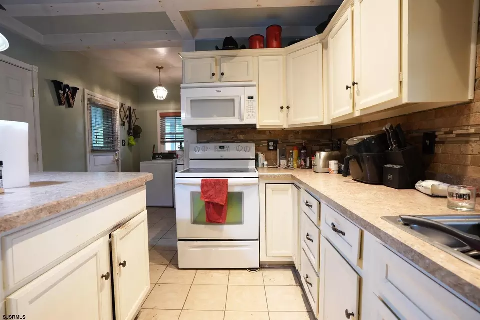 Kitchen - 553 Irving Ave, Bridgeton, NJ 08302 photo 4 of 7