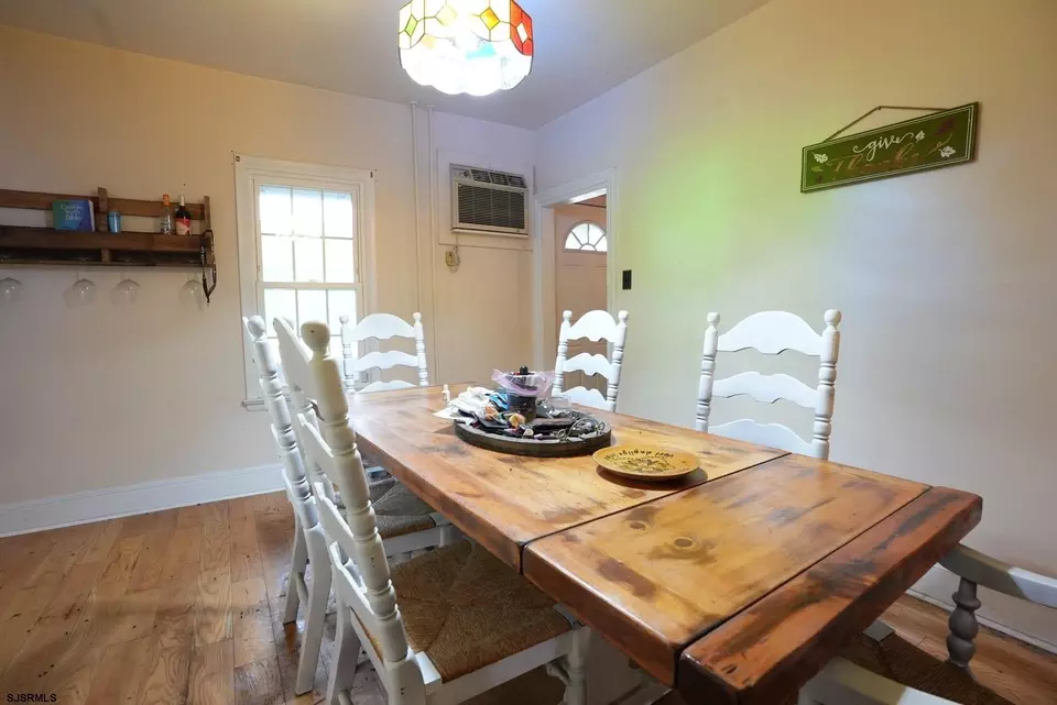 Dining - 553 Irving Ave, Bridgeton, NJ 08302 photo 2 of 4