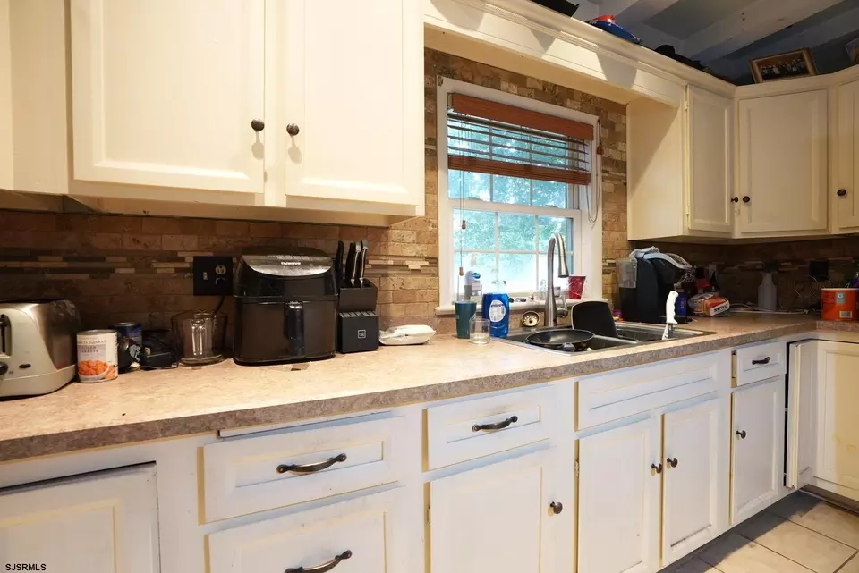Kitchen - 553 Irving Ave, Bridgeton, NJ 08302 photo 5 of 7