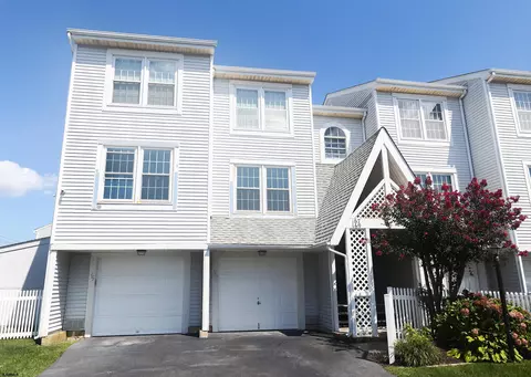 169 S 40th St #38, Brigantine, NJ 08203