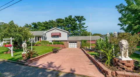 Exterior - 4 E Curran Dr, Absecon, NJ 08201 photo 2 of 11