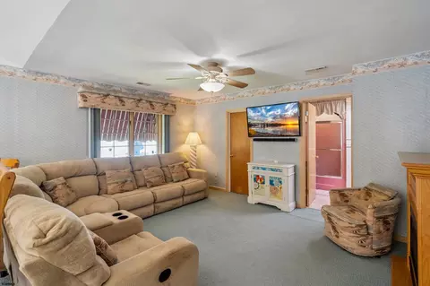 Living - 4 E Curran Dr, Absecon, NJ 08201 photo 6 of 8