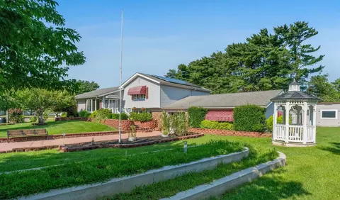 Exterior - 4 E Curran Dr, Absecon, NJ 08201 photo 3 of 11