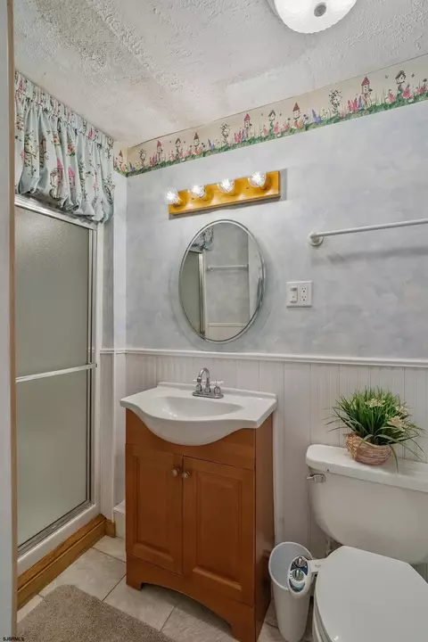 Bath - 4 E Curran Dr, Absecon, NJ 08201 photo 1 of 4