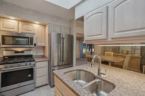 Kitchen - 4 E Curran Dr, Absecon, NJ 08201 photo 3 of 4