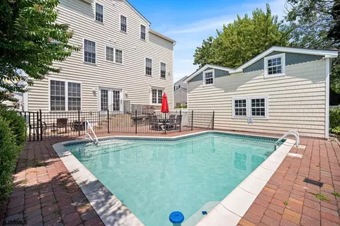 20 Heald Rd, Brigantine, NJ 08203